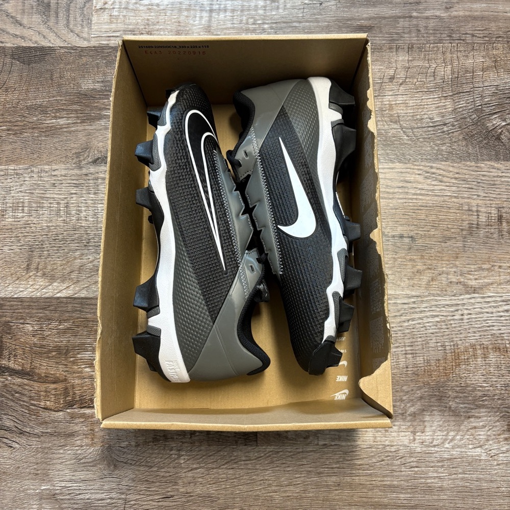 Nike Vapor Edge Shark 2 Football Cleats